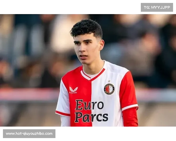 范佩西之子首度代表费耶诺德一线队亮相友谊赛并斩获进球 范佩西之子首度代表费耶诺德一线队亮相友谊赛并斩获进球